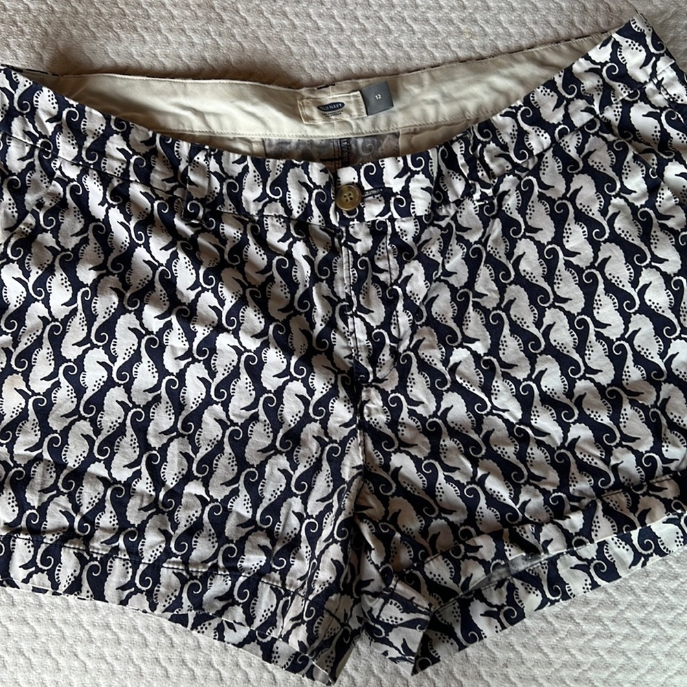 Old Navy Seahorse Print Women’s Size 12 Shorts